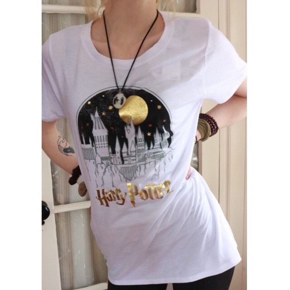 Warner Bros. Tops - NWT Harry Potter Hogwarts Gold White T Shirt !